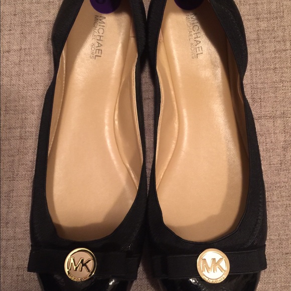 Micheal Kors - Picture 1 of 1